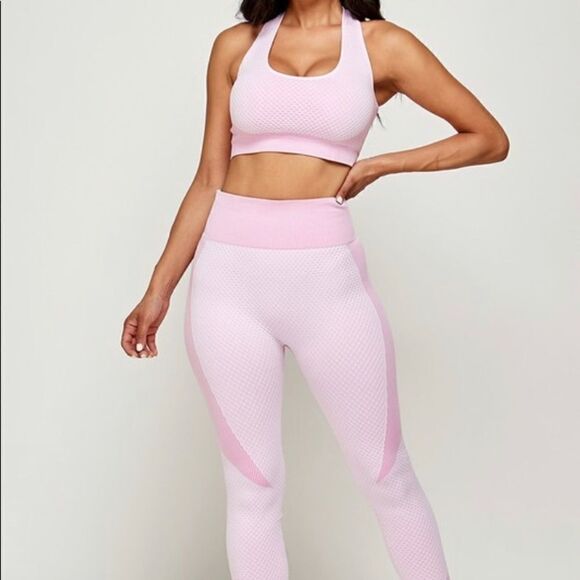 Plus Size‎ Cross Back Sports Bra and Pants - Picture 3 of 8